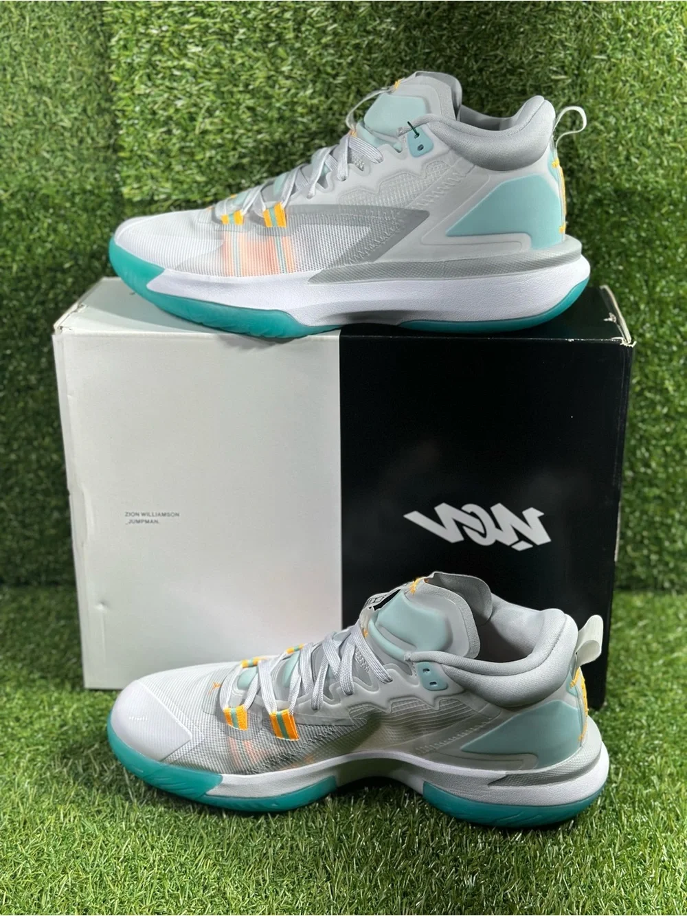 JORDAN ZION 1 , WHITE/ DYNAMIC TURQUOISE, MENS 10 , DA3130-101 NEW IN BOX